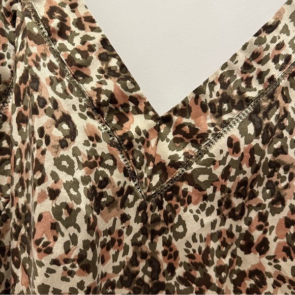 Aritzia Wilfred Silk Leopard Print Camo Tank top Size Small Women’s - Picture 5 of 13